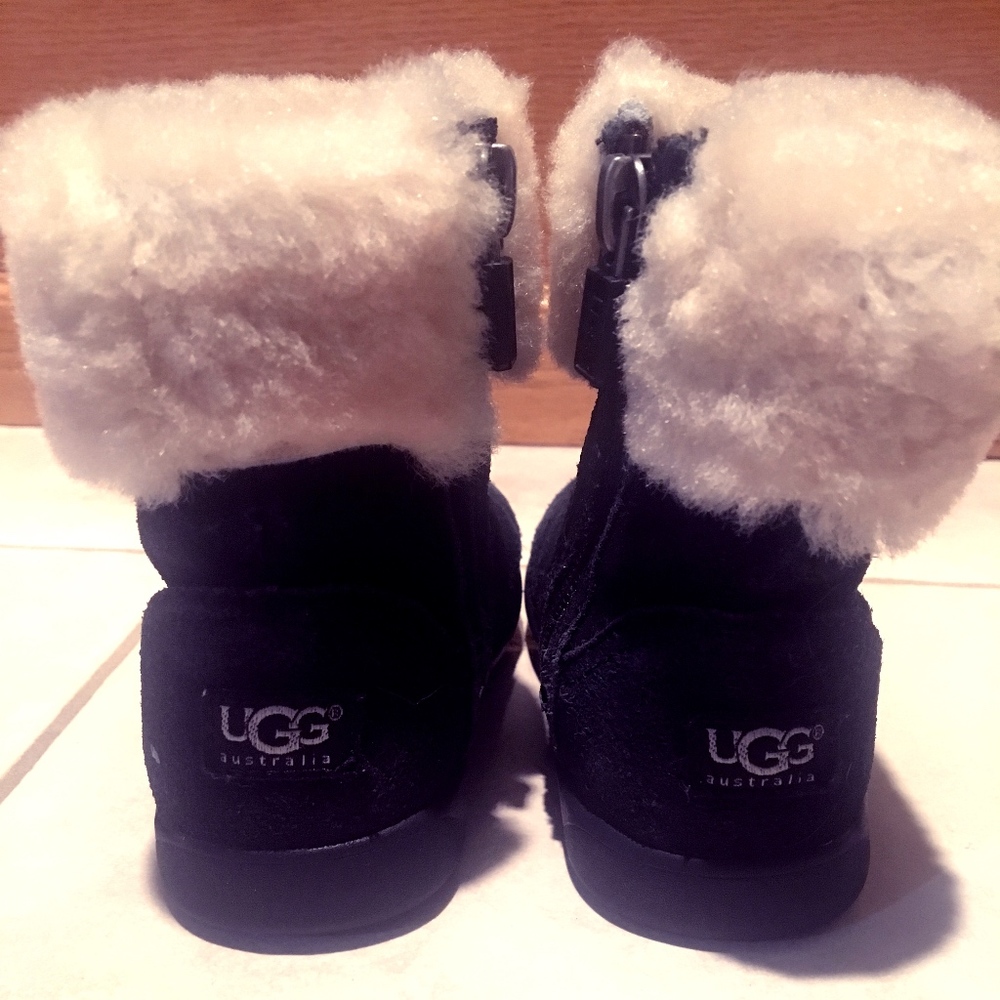 UGGs Toddler Girls  sz 7